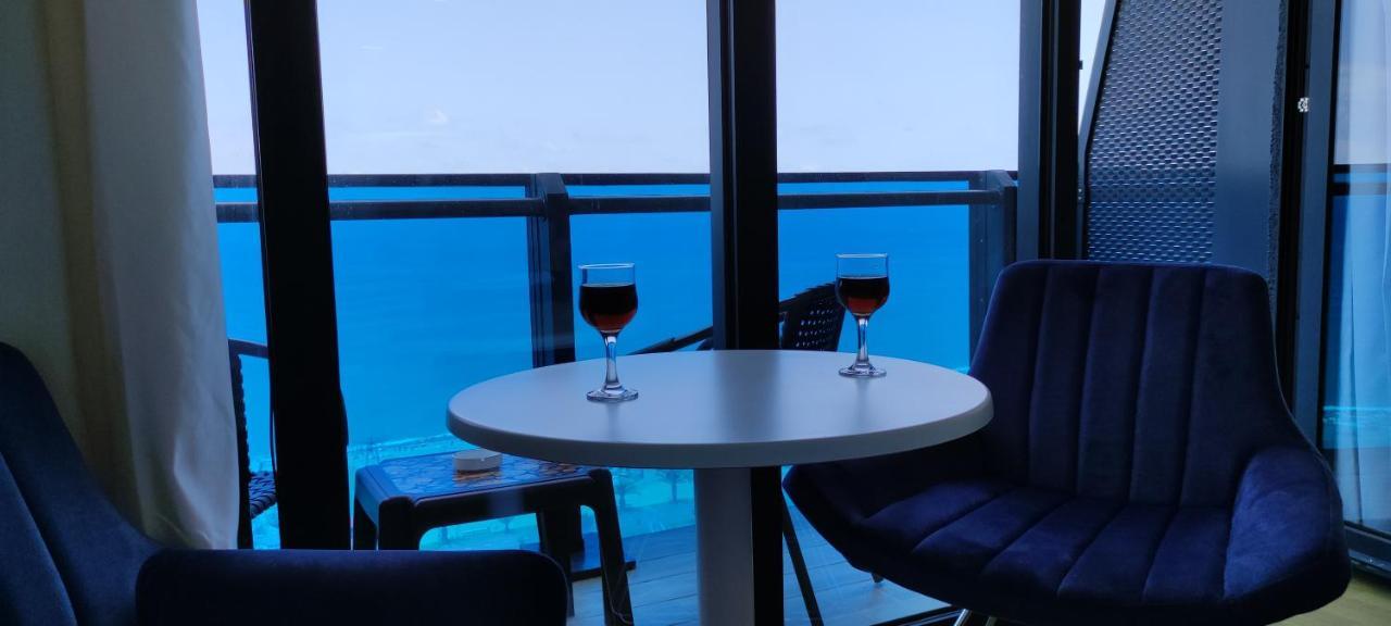 Only Front Sea View, No Side View, Wonderful Panorama, High Floor, Location Guarantee Aparthotel Batumi Bagian luar foto