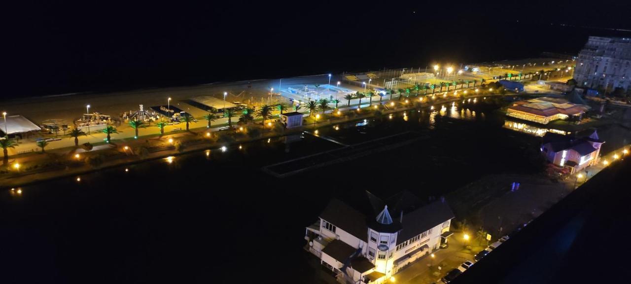 Only Front Sea View, No Side View, Wonderful Panorama, High Floor, Location Guarantee Aparthotel Batumi Bagian luar foto