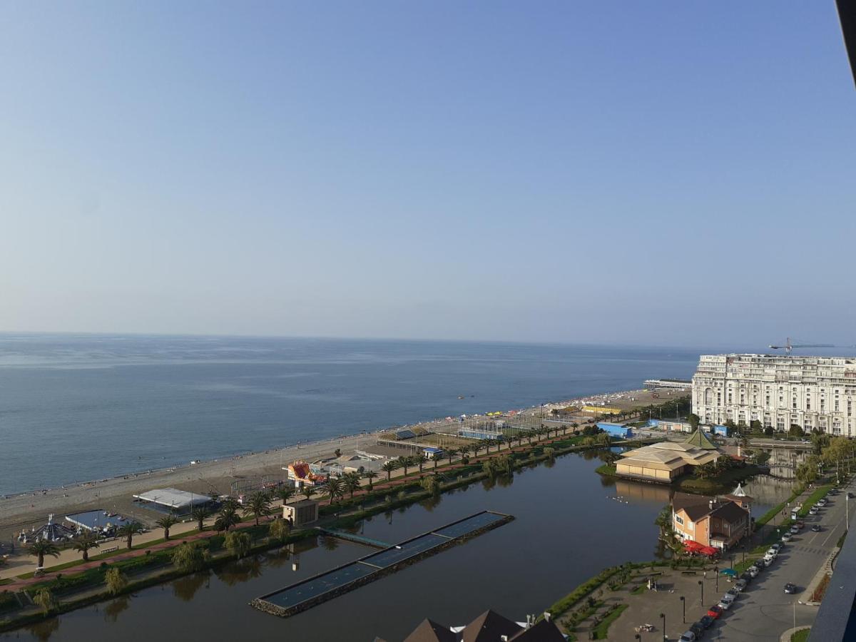 Only Front Sea View, No Side View, Wonderful Panorama, High Floor, Location Guarantee Aparthotel Batumi Bagian luar foto