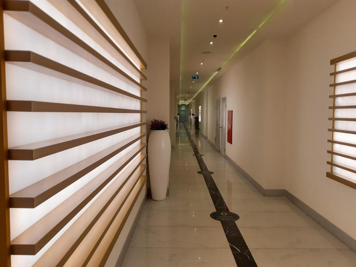 Only Front Sea View, No Side View, Wonderful Panorama, High Floor, Location Guarantee Aparthotel Batumi Bagian luar foto
